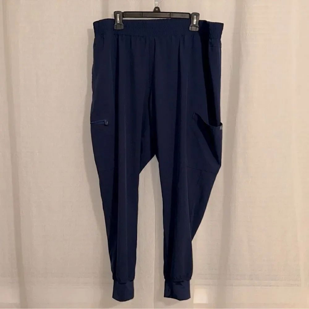 MEDCOUTURE 2X Navy Six Pocket Jogger Scrub Pants